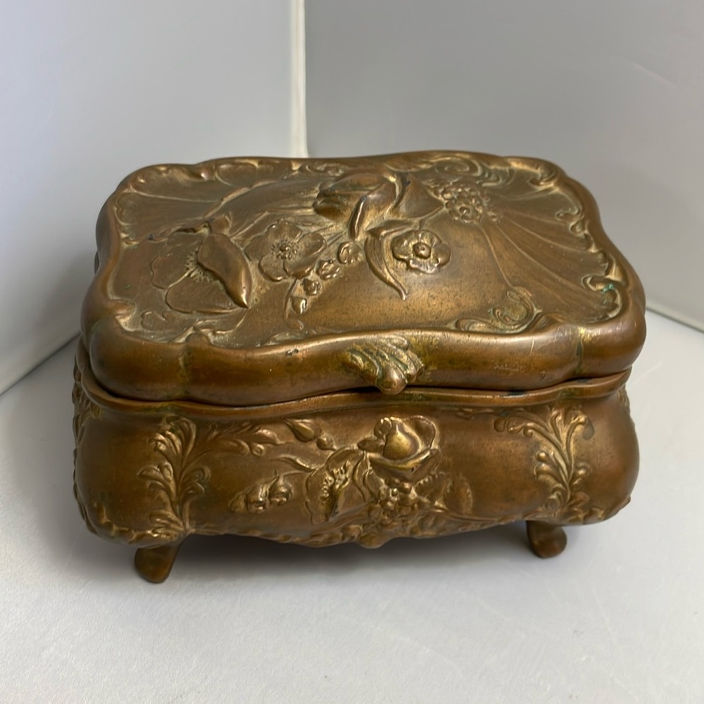 Antique Ornate Jewelry‎ Casket with Rose & Poppy Floral Accents Lidded Box